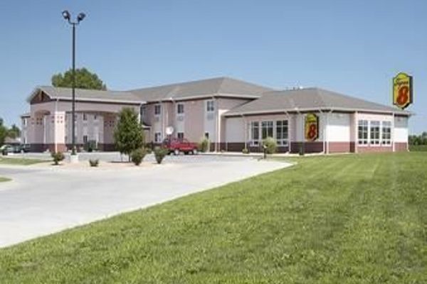 Hotel Super 8 Iola Kansas